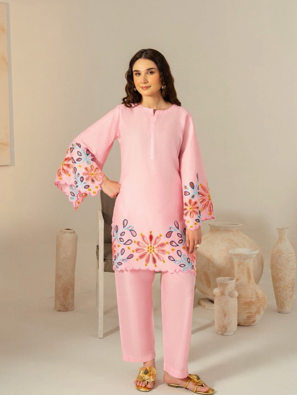 Pakistani outfit- Pink Embroidered Two-Piece co-ord Tunic Set
